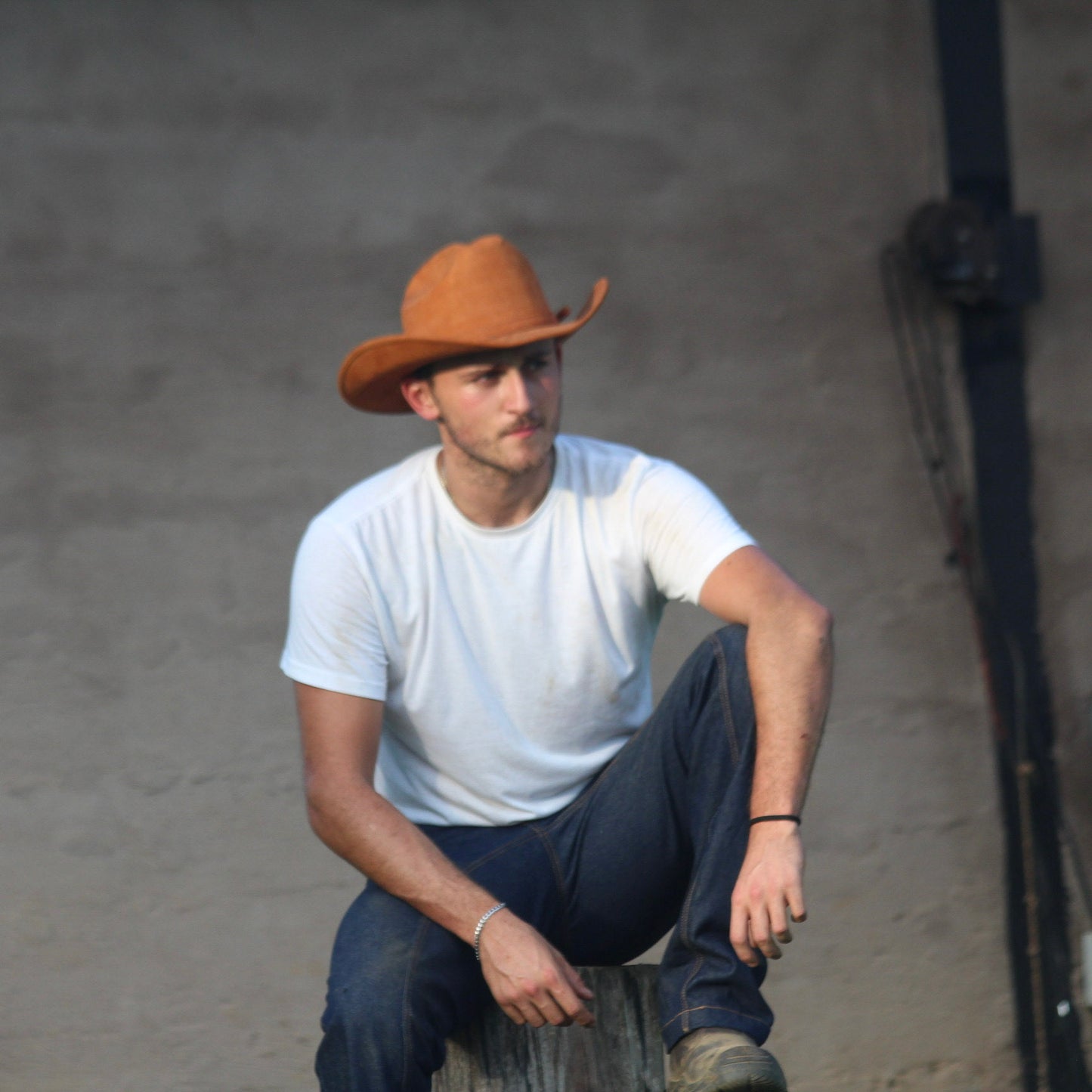 Men's rugged outbacks
